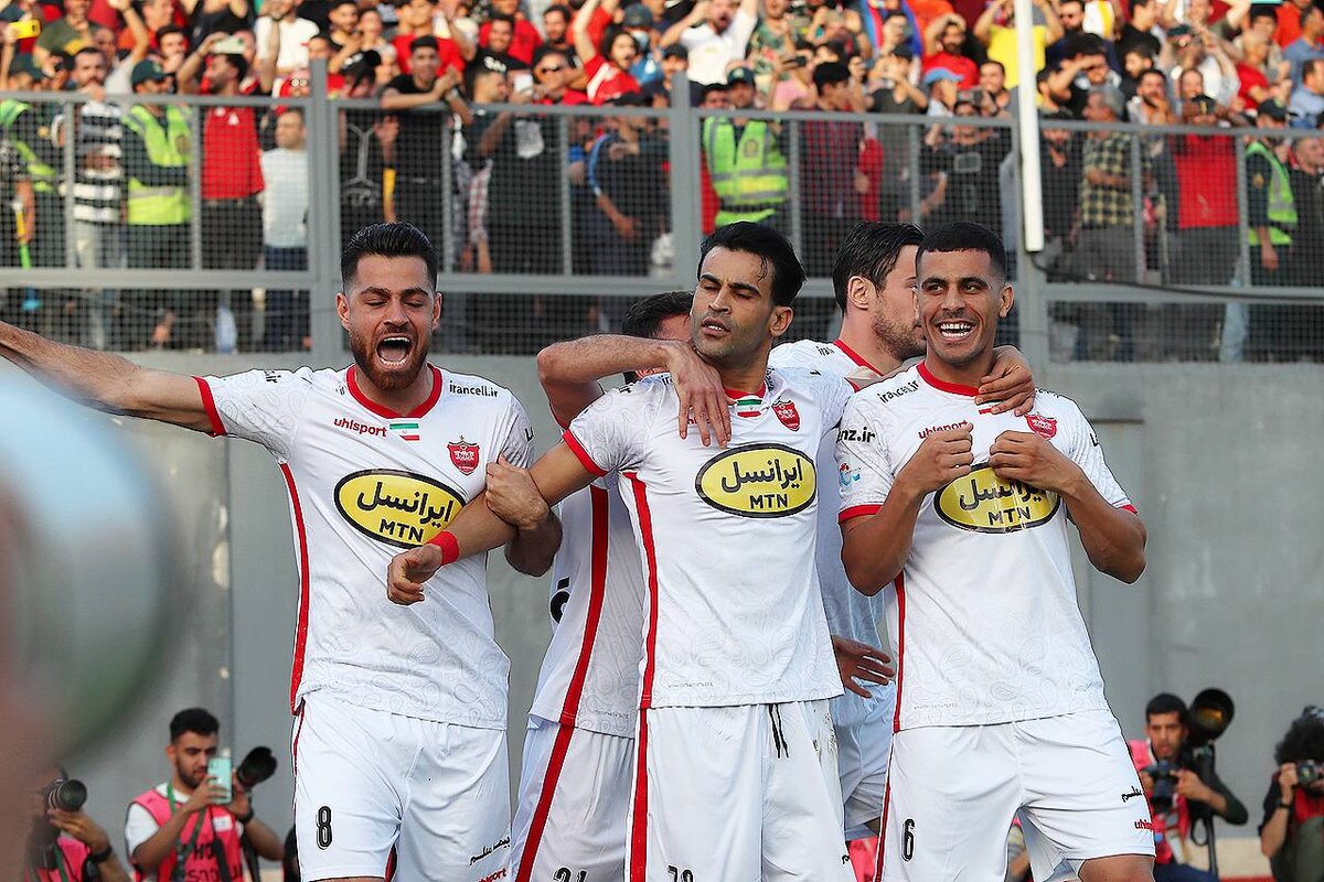 خلاصه بازی نساجی – پرسپولیس/ ۴ گل در شب قهرمانی پرسپولیس