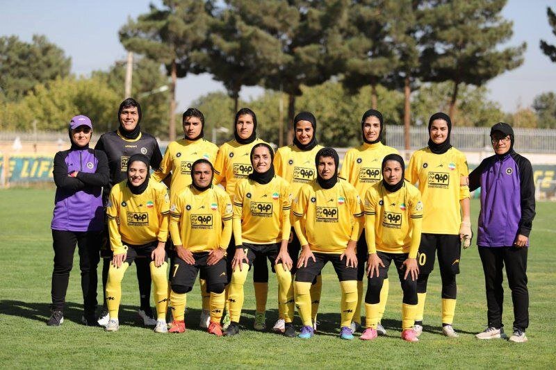 بانوان سپاهان هم مجوز حرفه‌ای کسب کردند