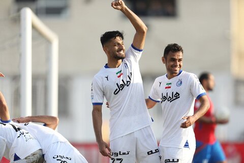 ۲ مشتری روسی برای ستاره استقلال