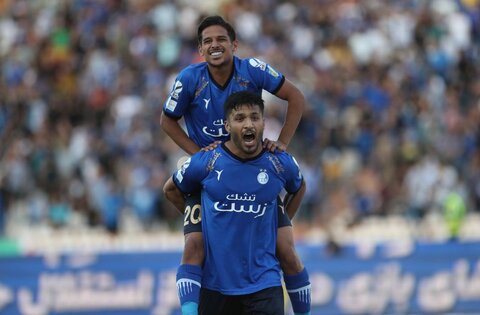 خداحافظی استقلال با ۲ ستاره خط حمله‌اش