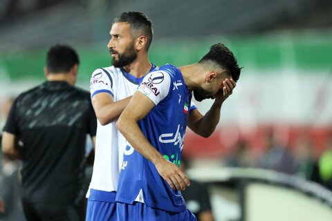 اشک‌های مهاجم استقلال بعد از مصدومیت