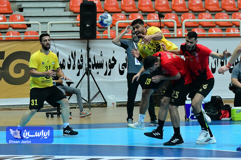 شکست هندبالیست‌های سپاهان در اولین گام