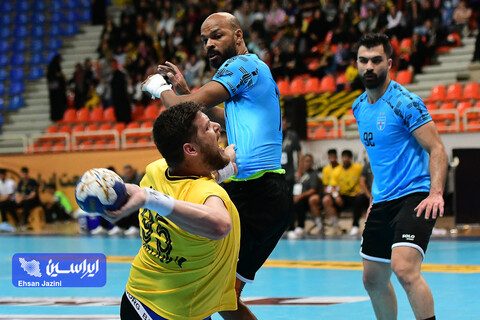 مسابقه هندبال سپاهان - الکاظمه کویت