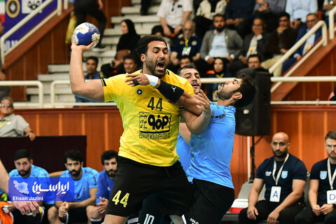 مسابقه هندبال سپاهان - الکاظمه کویت