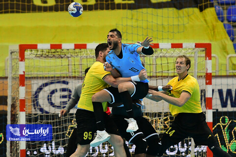 مسابقه هندبال سپاهان - الکاظمه کویت