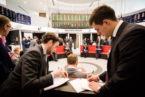 سونامی ریزش قیمت فلزات به سهام معدنی رسید