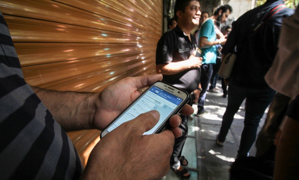 ترس دلالان از تزریق اسکناس دلار در هفته آتی و کاهش کم‌سابقه قیمت ارز