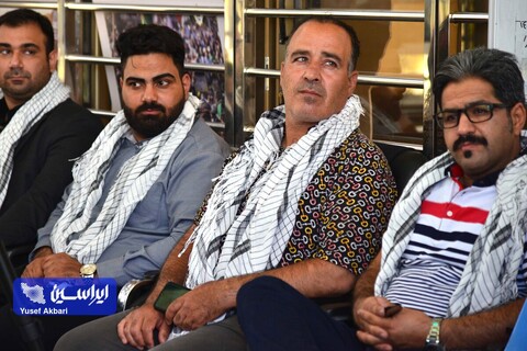 ادای احترام جمعی از کارکنان گروه فولاد مبارکه به مقام شهید سپهبد حاج قاسم سلیمانی