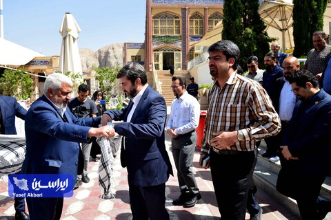 ادای احترام جمعی از کارکنان گروه فولاد مبارکه به مقام شهید سپهبد حاج قاسم سلیمانی