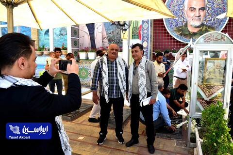 ادای احترام جمعی از کارکنان گروه فولاد مبارکه به مقام شهید سپهبد حاج قاسم سلیمانی