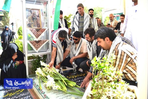 ادای احترام جمعی از کارکنان گروه فولاد مبارکه به مقام شهید سپهبد حاج قاسم سلیمانی