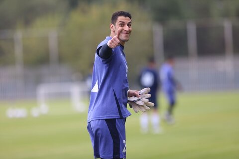 استقلال سنگربان تراکتور را جذب می‌کند؟