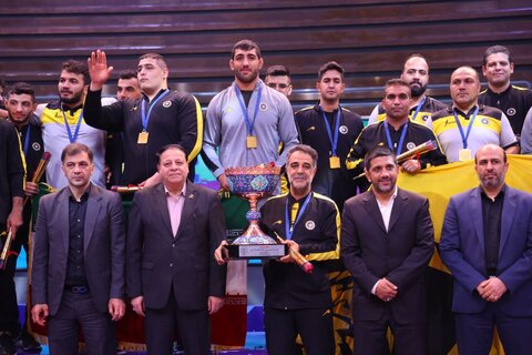 مربی سپاهان: نباید همیشه توقع قهرمانی داشته باشیم