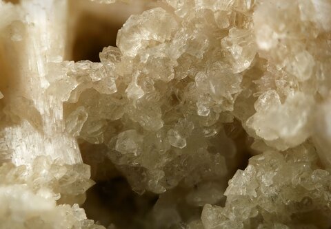 اقدامات ایمیدرو برای تولید محصولات معدنی پایه کاتالیست‌ها