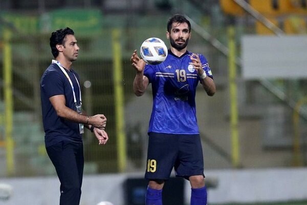 مدافع سابق استقلال در آستانه بازگشت