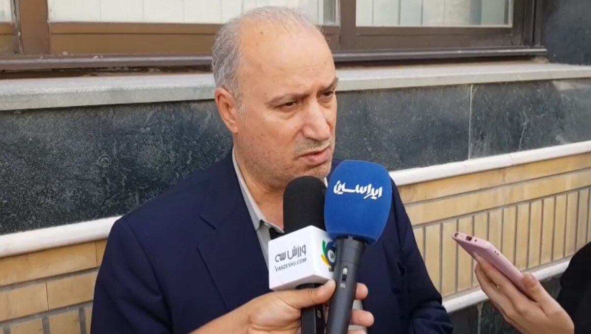 مهدی تاج: سپاهان در حوزه تیم‌داری خوب عمل می‌کند/ مجموعه دکتر تامین جای خالی در فوتبال ساحلی را پر کرد
