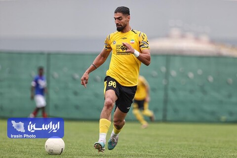 رضا اسدی: فقط با سپاهان مذاکره کردم/ شور و هیجان سپاهانی‌ها را از نزدیک دیده‌ام