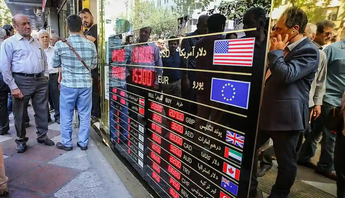 قیمت دلار ۲۲ شهریور ۱۴۰۲ / دور باطل قیمت دلار در کانال ۴۹ هزار تومانی