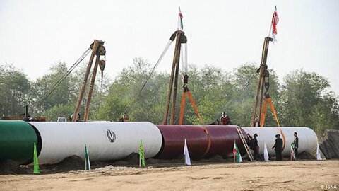 فاز نخست انتقال آب دریای عمان به شرق کشور، ۲۸۰ میلیون متر مکعب است/ برنامه شیرین سازی و انتقال آب ۶۰۰ میلیون متر مکعبی به اصفهان