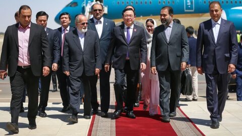 رئیس مجلس ملی ویتنام وارد اصفهان شد