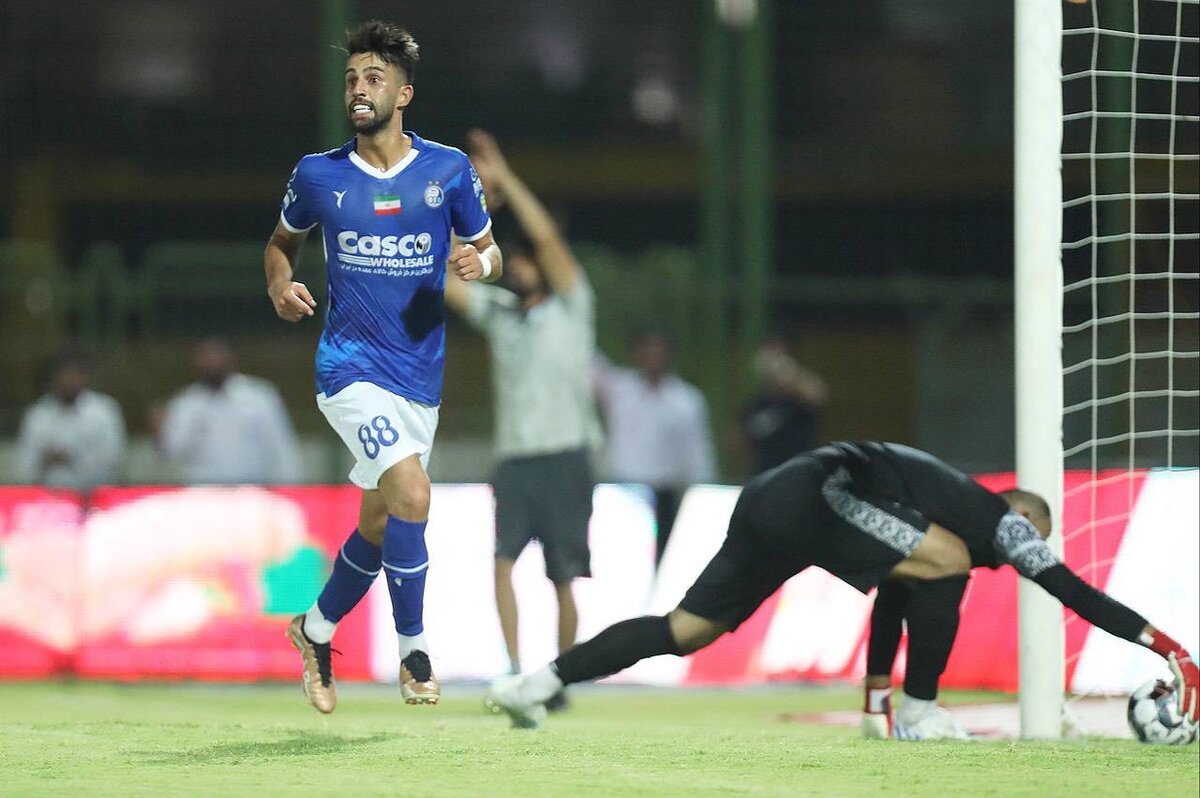 خلاصه بازی صنعت نفت - استقلال/ برد آبی‌ها با گل‌های تماشایی