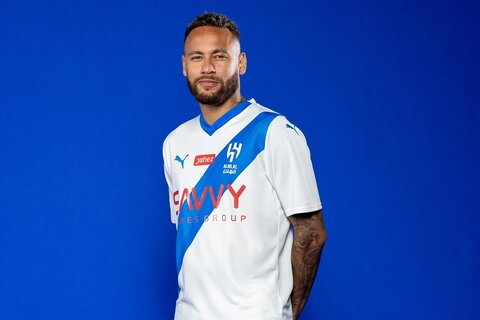 هجوم هواداران الهلال برای خرید پیراهن نیمار