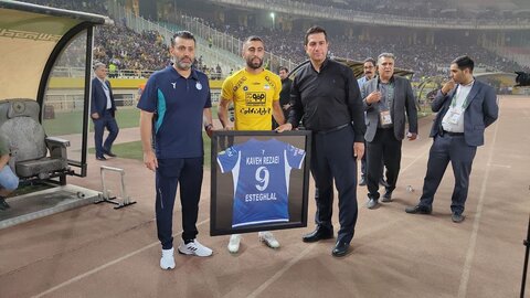 هدایای استقلالی‌ها برای ستاره‌های سپاهان