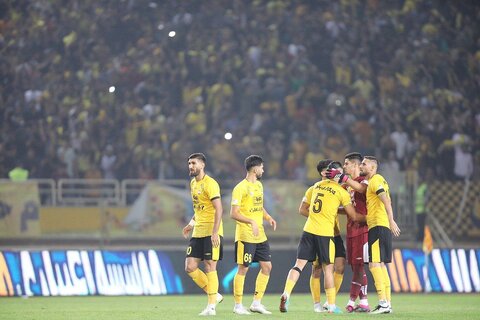 گل رضا اسدی در دیدار سپاهان – استقلال/ شادی گل به پیام نیازمند تقدیم شد