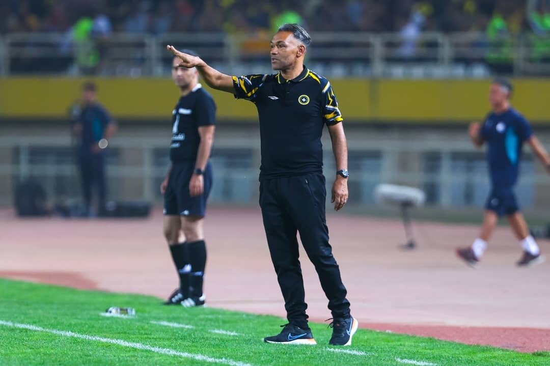 مورایس: برد مقابل استقلال ساده به‌دست نیامد/ همه تیم‌های لیگ شانس قهرمانی دارند