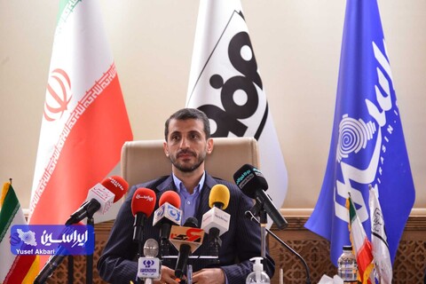 جلسه پرسش و پاسخ مدیرعامل فولاد مبارکه در جمع خبرنگاران حاضر در نمایشگاه متالکس