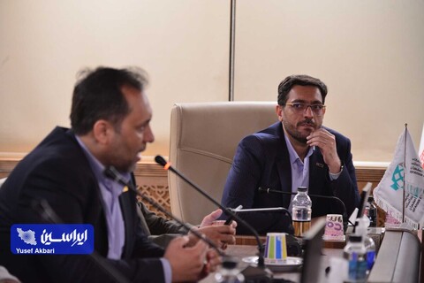 جلسه پرسش و پاسخ مدیرعامل فولاد مبارکه در جمع خبرنگاران حاضر در نمایشگاه متالکس