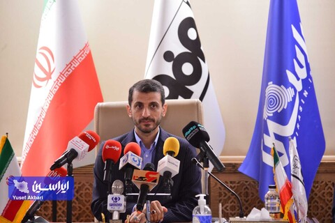 جلسه پرسش و پاسخ مدیرعامل فولاد مبارکه در جمع خبرنگاران حاضر در نمایشگاه متالکس