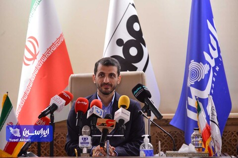 جلسه پرسش و پاسخ مدیرعامل فولاد مبارکه در جمع خبرنگاران حاضر در نمایشگاه متالکس