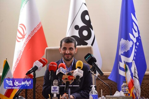 جلسه پرسش و پاسخ مدیرعامل فولاد مبارکه در جمع خبرنگاران حاضر در نمایشگاه متالکس