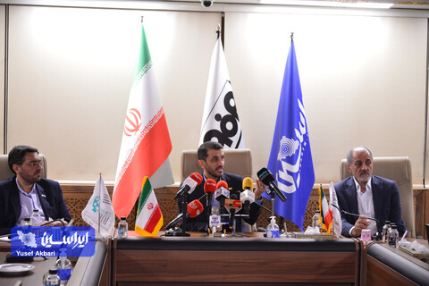 جلسه پرسش و پاسخ مدیرعامل فولاد مبارکه در جمع خبرنگاران حاضر در نمایشگاه متالکس