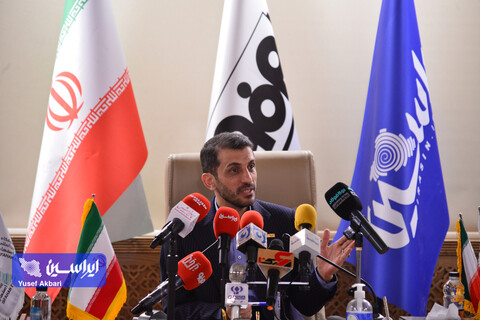 جلسه پرسش و پاسخ مدیرعامل فولاد مبارکه در جمع خبرنگاران حاضر در نمایشگاه متالکس