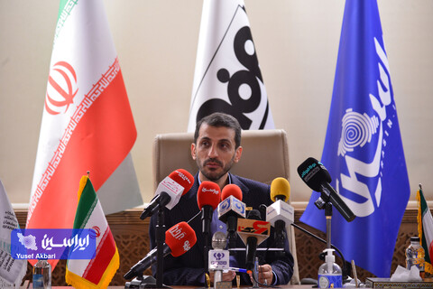 جلسه پرسش و پاسخ مدیرعامل فولاد مبارکه در جمع خبرنگاران حاضر در نمایشگاه متالکس