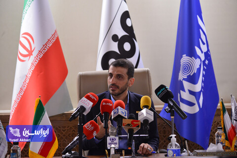 جلسه پرسش و پاسخ مدیرعامل فولاد مبارکه در جمع خبرنگاران حاضر در نمایشگاه متالکس