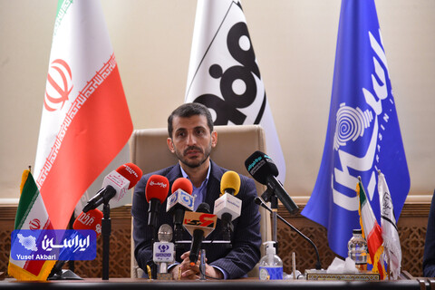 جلسه پرسش و پاسخ مدیرعامل فولاد مبارکه در جمع خبرنگاران حاضر در نمایشگاه متالکس