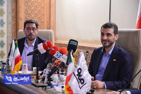 جلسه پرسش و پاسخ مدیرعامل فولاد مبارکه در جمع خبرنگاران حاضر در نمایشگاه متالکس