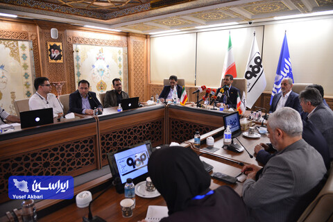 جلسه پرسش و پاسخ مدیرعامل فولاد مبارکه در جمع خبرنگاران حاضر در نمایشگاه متالکس