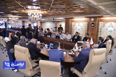 جلسه پرسش و پاسخ مدیرعامل فولاد مبارکه در جمع خبرنگاران حاضر در نمایشگاه متالکس