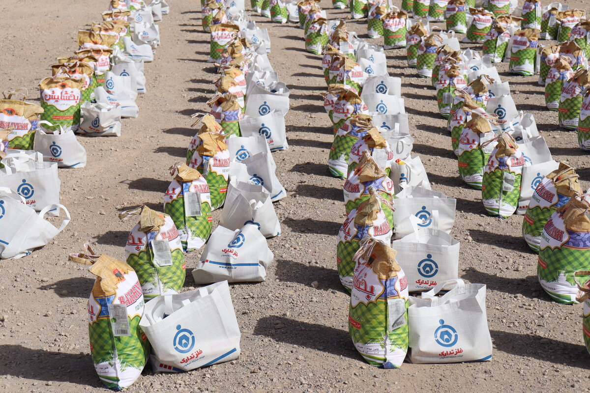 سومین مرحله توزیع بسته‌های معیشتی شرکت فلز تدارک فولاد مبارکه اصفهان