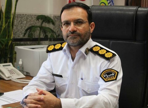 سرویس‌ها در حیاط مدارس دانش‌آموزان را سوار و پیاده کنند