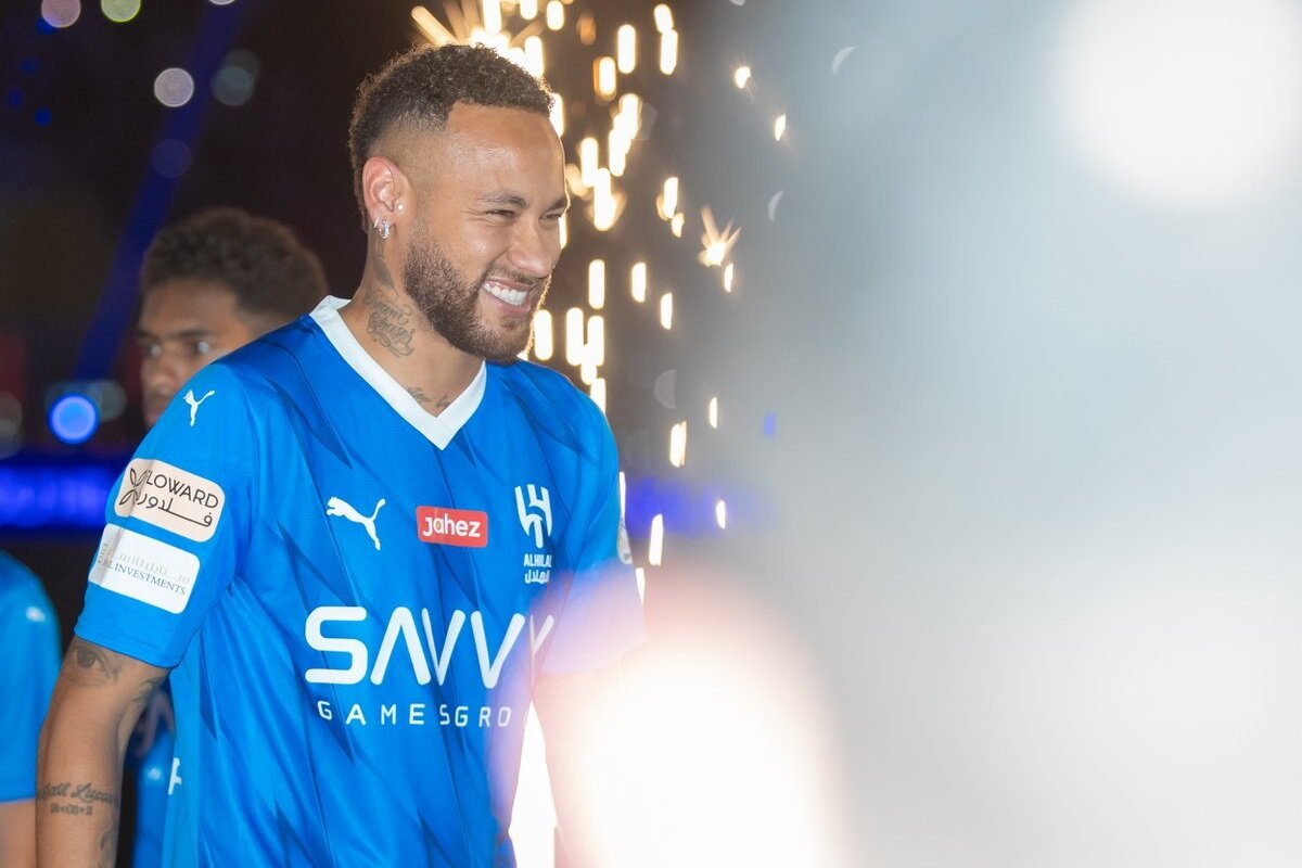 تصاویر کانسپت عمارت خیرکننده نیمار در عربستان