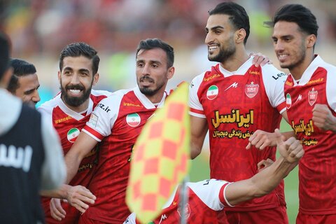 خلاصه بازی پیکان – پرسپولیس/ هت‌تریک شهاب زاهدی