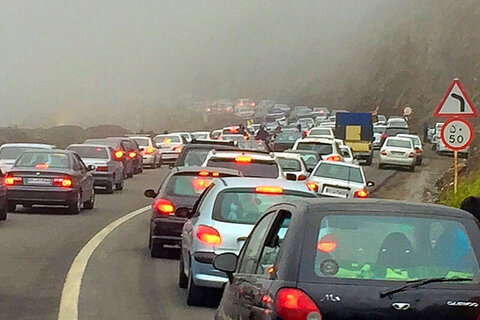 تردد وسایل نقلیه در محور چالوس و آزادراه تهران- شمال یکطرفه شد