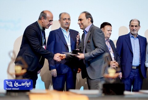 مراسم اختتامیه سمپوزیوم فولاد ۴۰۲ و تجلیل از مرد سال فولاد