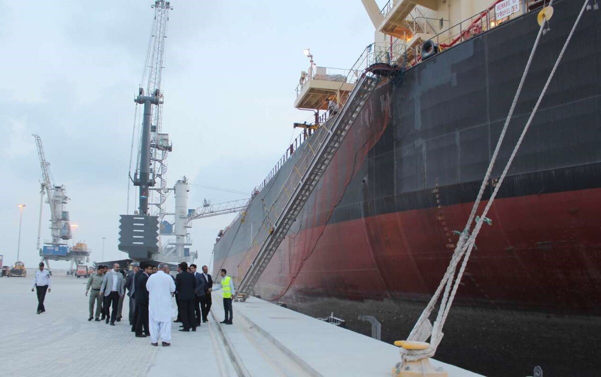 سرمایه‌گذاری ۴.۴ همتی و ۱۹۵ میلیون یورویی سازمان بنادر و دریانوردی در سواحل مکران 