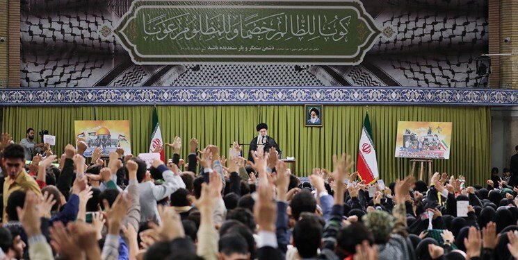 انتساب دشمنی‌های آمریکا به تسخیر لانه‌ی جاسوسی، دروغ بزرگ است